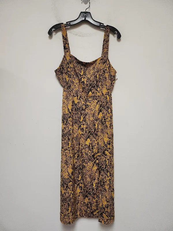 Dress Casual Short By Sanctuary In Snakeskin Print, Size: L