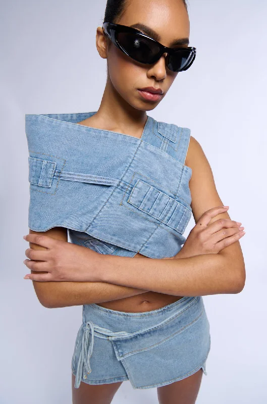 NO SHOW CROP DENIM VEST TOP