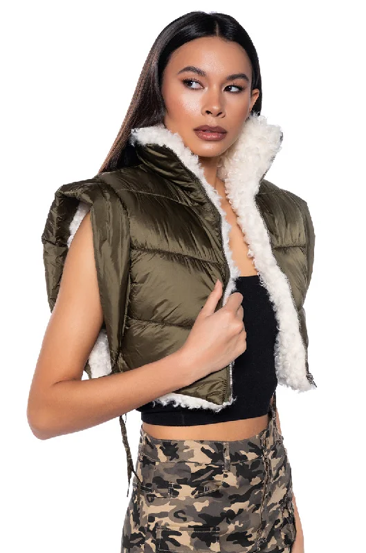 SIMPLY ASPEN SHERPA LINED CROP VEST